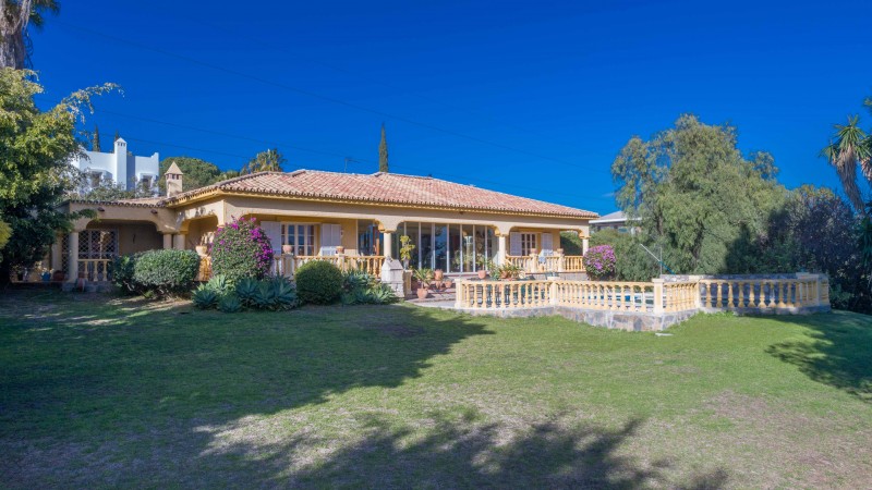 Proyecto - Villa para reformar o reconstruir en El Paraiso Medio, Estepona